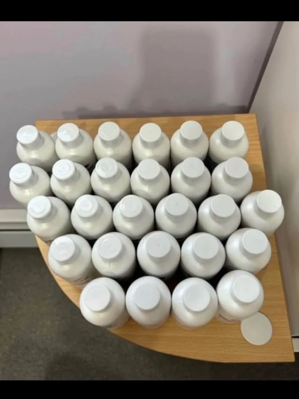 27 Count of Dove Mini Body Wash